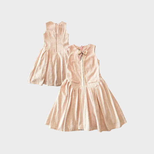 Vestito smanicato lurex con fiocco e logo in strass